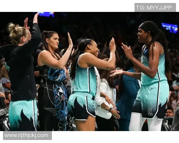 WNBA激战达拉斯飞翼对阵王牌球队精彩回顾与赛季展望